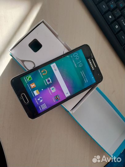 Телефон Samsung galaxy a3 2017