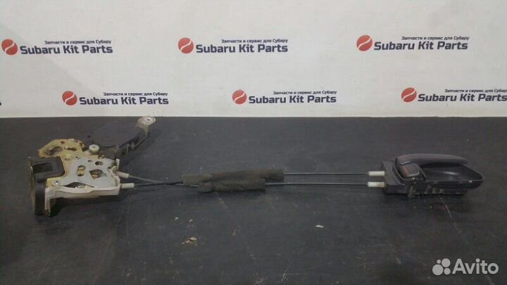 Замок двери задний правый Subaru Forester SG