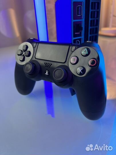 Игровая приставка Sony PS4