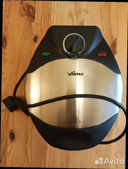 Электрическая вафельница бу