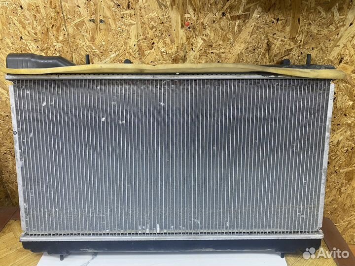 Радиатор охлаждения оригинал Subaru Forester SG5