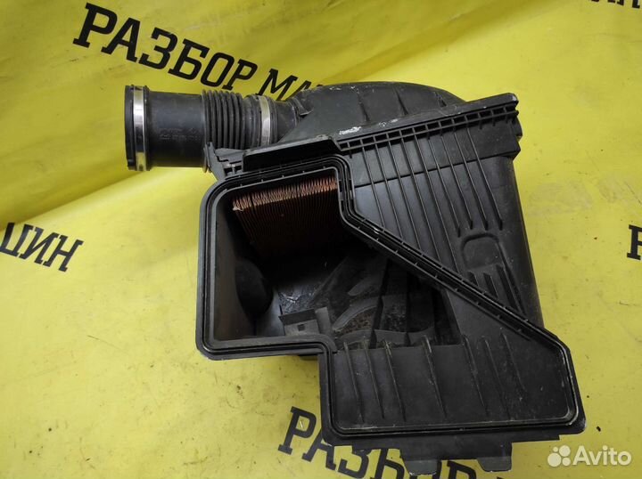 Корпус воздушного фильтра левый BMW 7 E65 E66