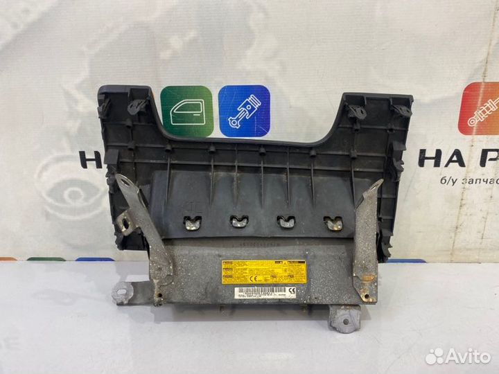 Подушка безопасности торпедо левая Toyota Rav4