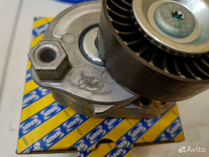 Натяжитель приводного ремня Mercedes