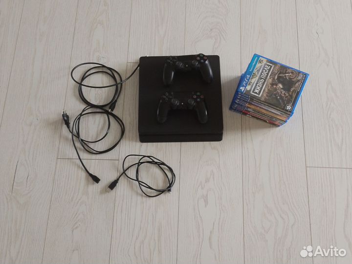 Sony playstation 4 slim