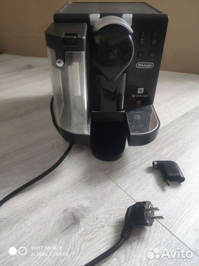 Капсульная кофемашина Delonghi Nespresso en670