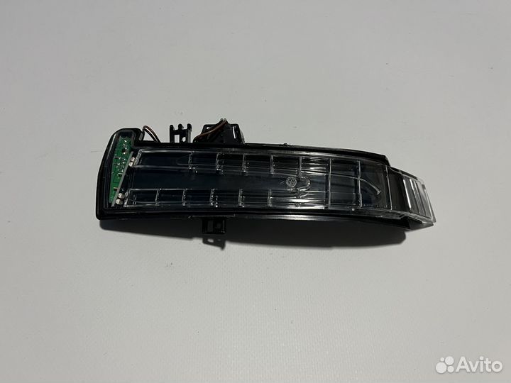 Левый повторитель бокового зеркала Mercedes новый