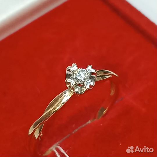 Золотое кольцо 585 с бриллиантом 0.081Кт 16,5