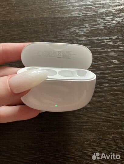 Зарядный кейс для наушников