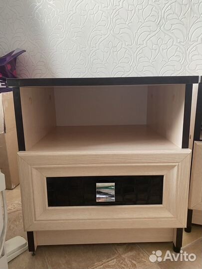 Тумба прикроватная