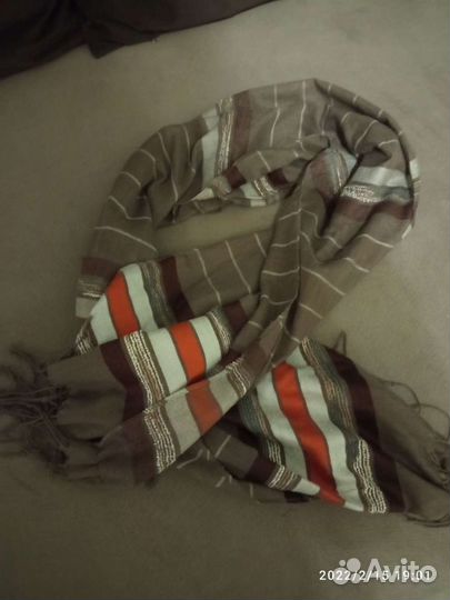 Шарфы и палантины 4 шт