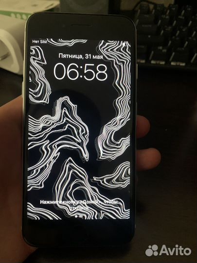 iPhone SE, 128 ГБ