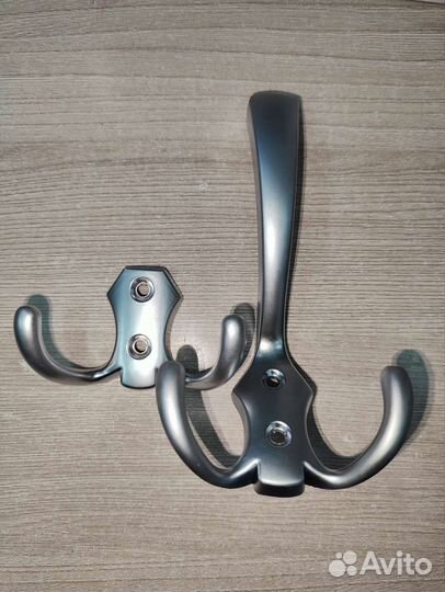 Крючок мебельный