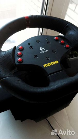 Игровой руль logitech momo racing