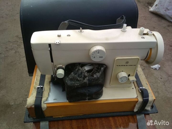 Швейная машина Чайка