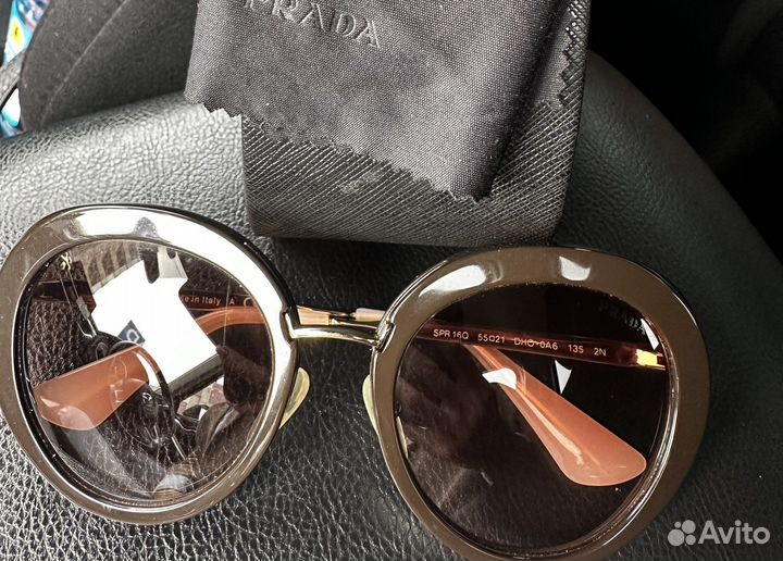 Солнцезащитные очки женские prada