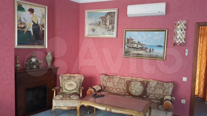 Дом 950 м² на участке 10 сот.