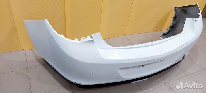 Opel Astra J седан Бампер задний б/у оригинал