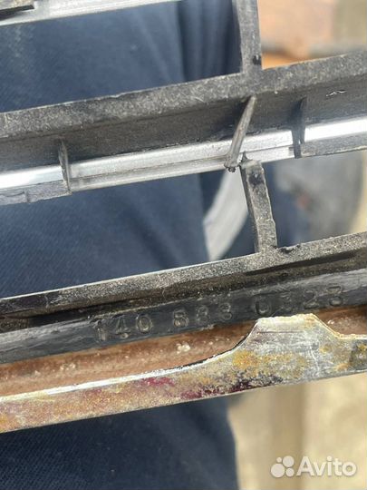 Решетка радиатора mercedes w 140