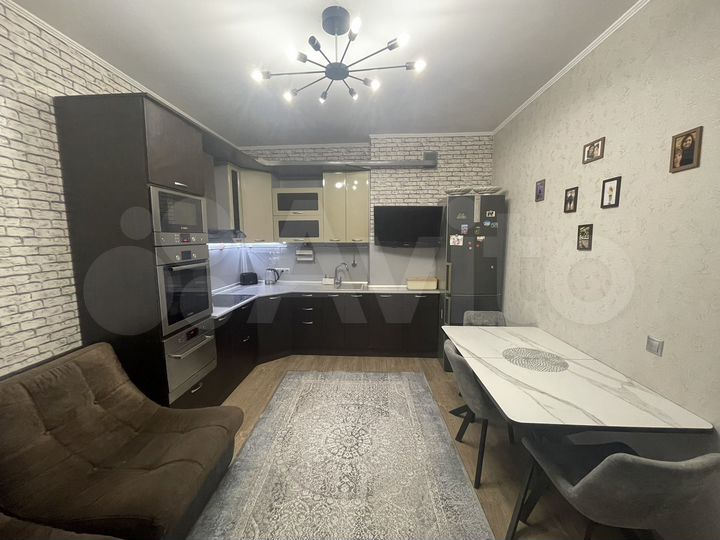 2-к. квартира, 70 м², 8/9 эт.