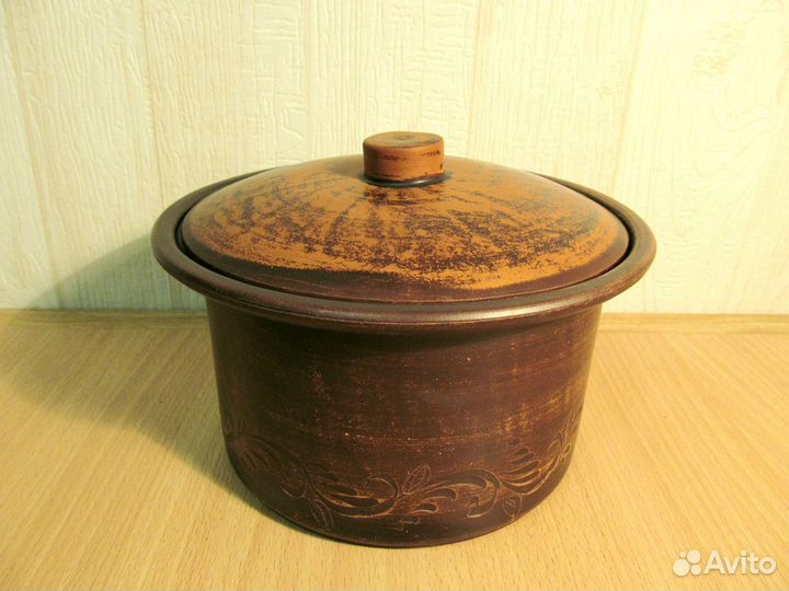 Кастрюля глина новая