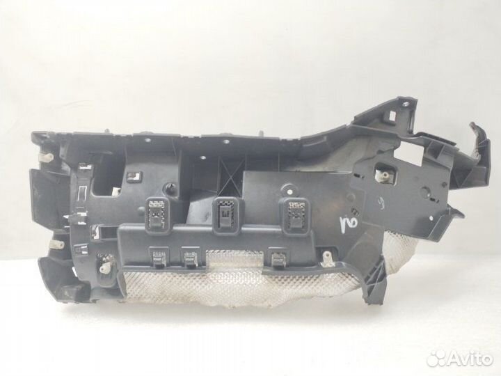 Кронштейн бампера задний левый Land Rover