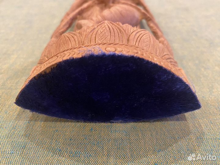 Фигурка из дерева