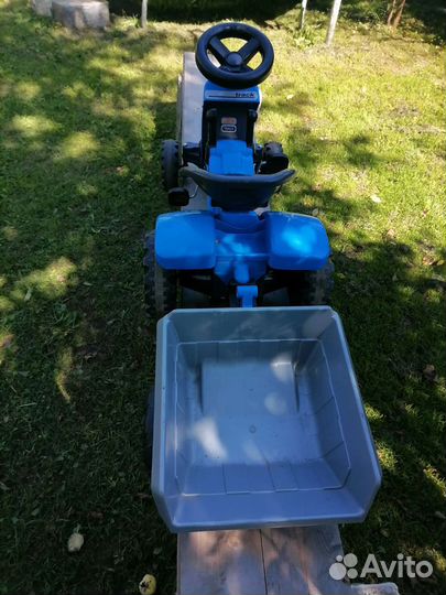 Детский трактор с педалями