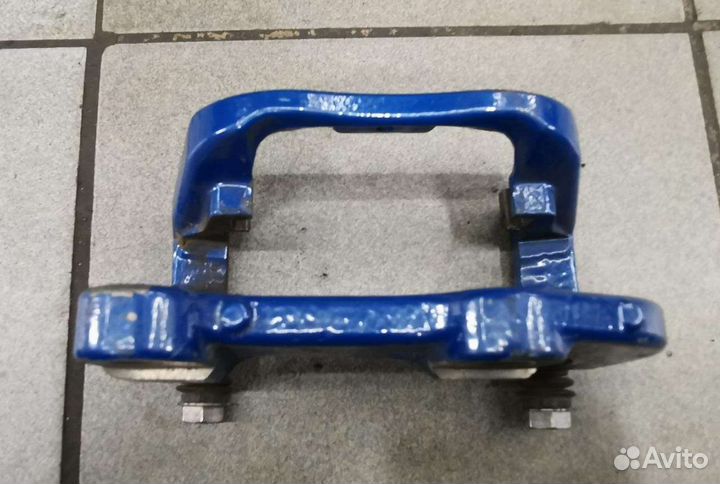 Bmw M5 F90 скоба суппорта заднего левого