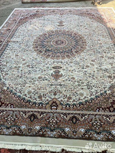 Ковер шерстяной