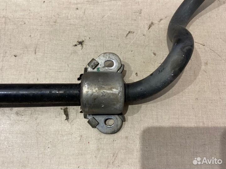 Стабилизатор передний Mercedes C180 C204 271.820