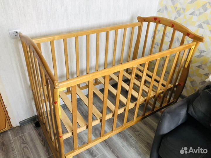 Детская кроватка