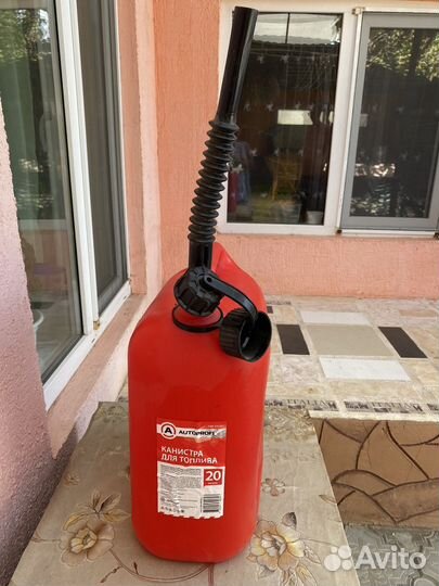 Канистра для бензина 20л