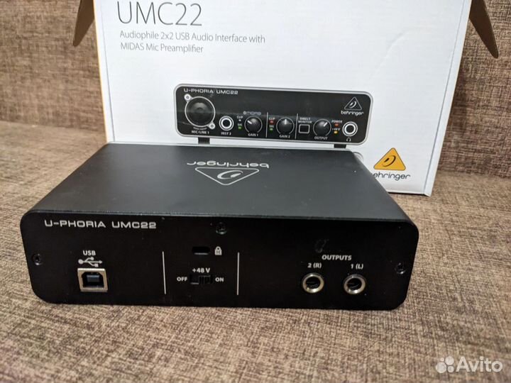 Внешняя звуковая карта behringer umc22