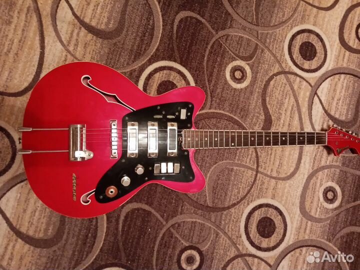 Гитара Jolana Tornado