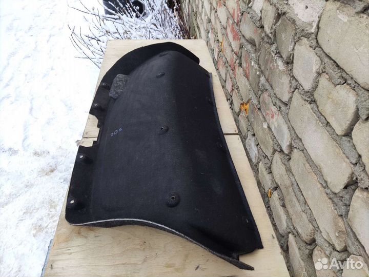 Обшивка крышки багажника Пежо 206