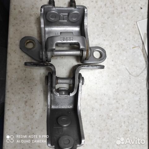 Петля задней правой двери на honda accord