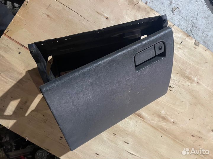 Бардачок Mitsubishi galant 7