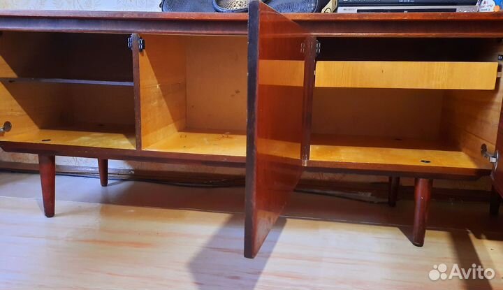 Тумбочка и 2 большие тумбы