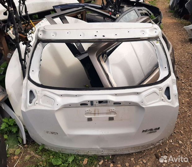 Крышка багажника Toyota Rav4 ca40