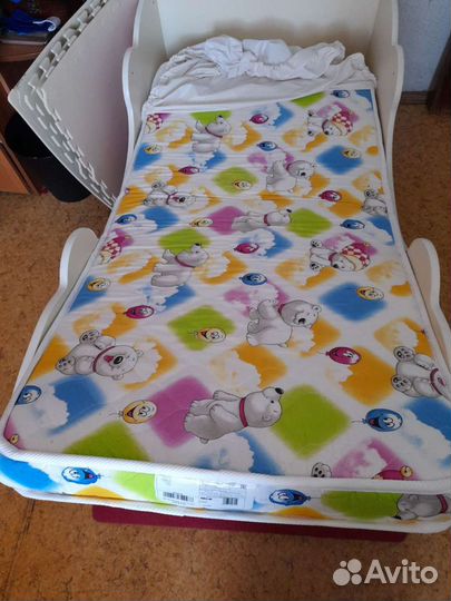 Детская кроватка