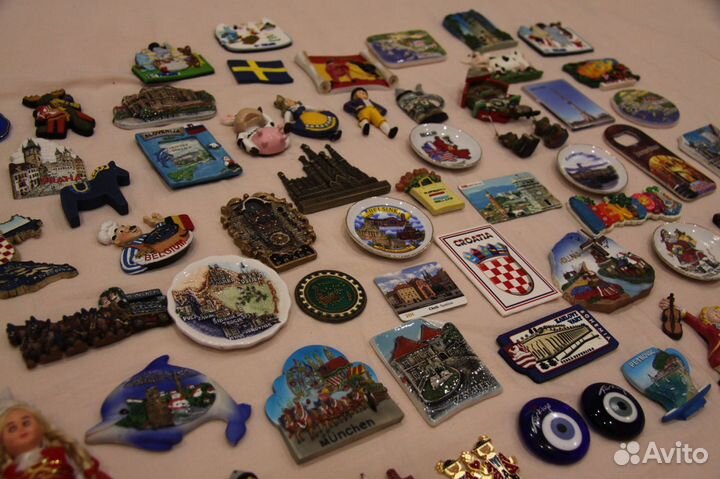 Коллекция магнитов на холодильник, из Европы