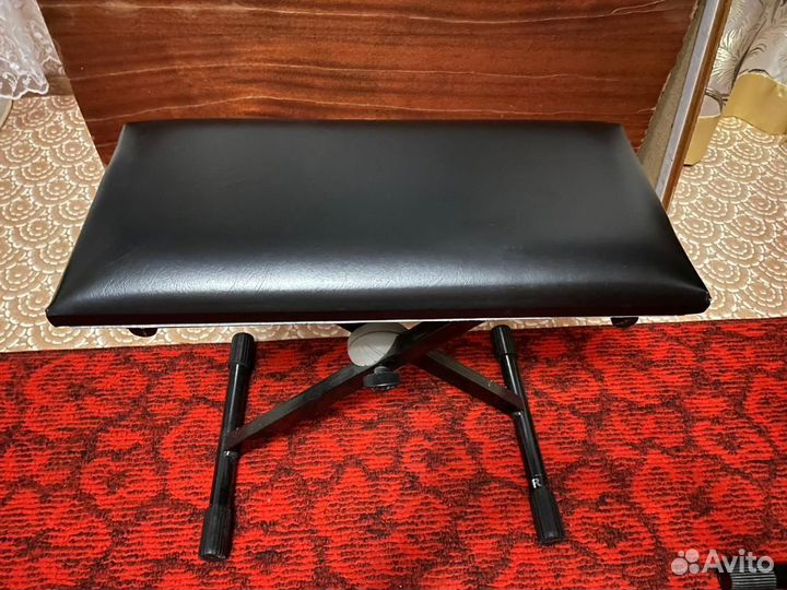 Банкетка для фортепиано