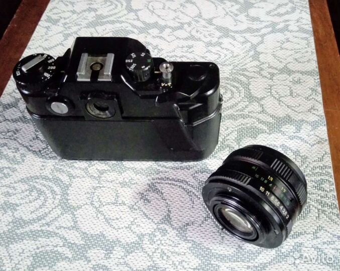 Плёночный фотоаппарат Зенит 122