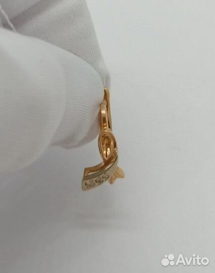 Золотые серьги с камнем