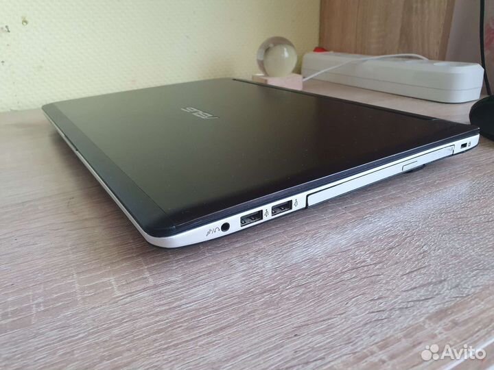Asus core i7 8Gb SSD + HDD GeForce