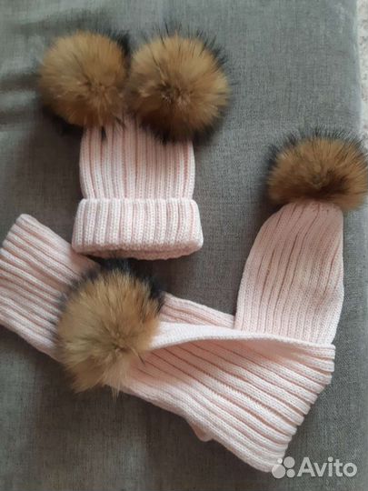 Шапка и шарф с натуральным помпоном для девочки