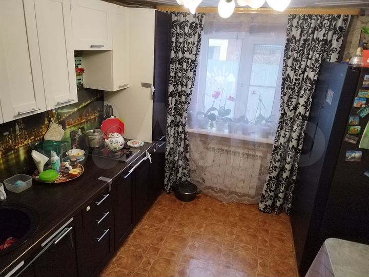 Дом 180 м² на участке 5 сот.