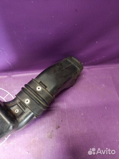 Воздухозаборник Mitsubishi Outlander Xl