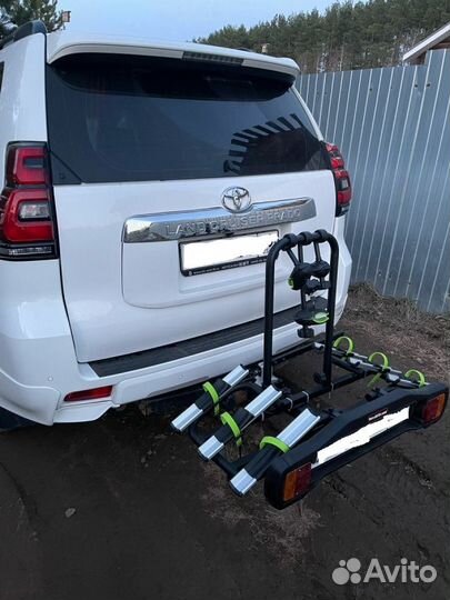 Велоплатформа с замками на фаркоп на 3 велосипеда